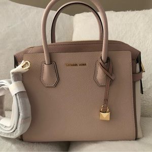 Beautiful Brand New Michael Kors Blush Color Handbag with Strap